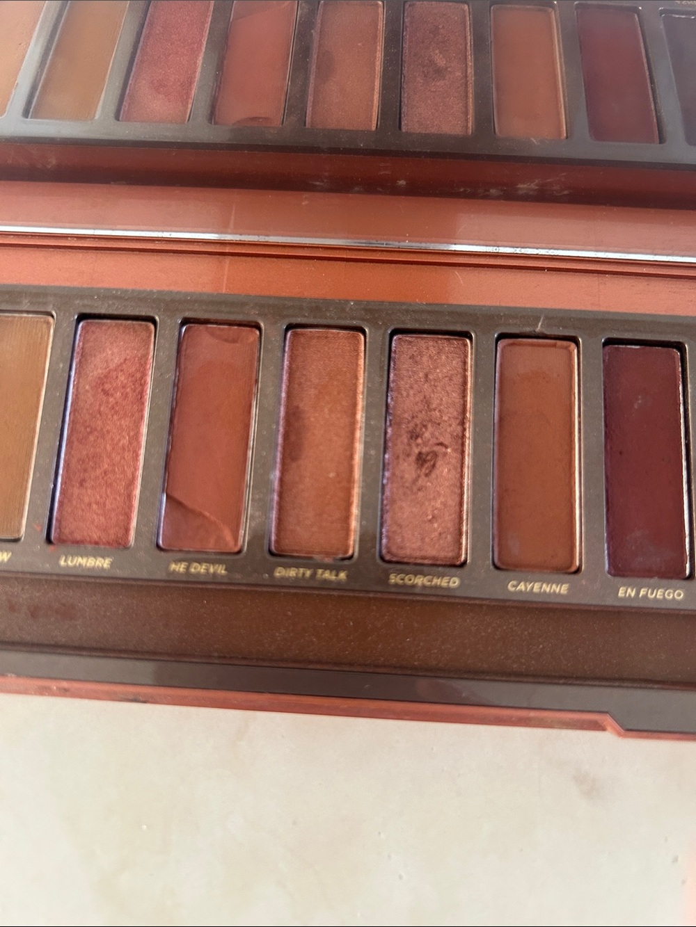 Hard to find Urban Decay Heat Eyeshadow Palette Naked - Picture 3 of 4